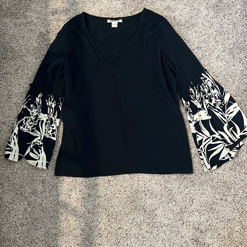 Billabong blouse size small